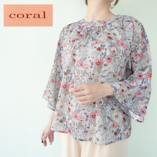 coral フラワープリントブラウス
