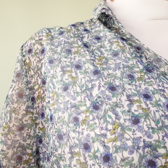 coral 小花プリントシフォンブラウス その9