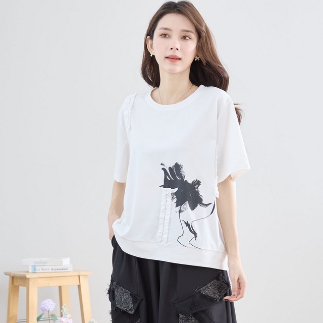 trube フリルアクセントアートプリントカットソー その2